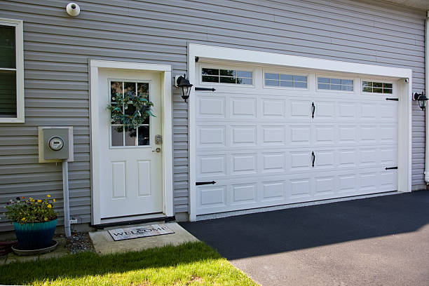 24/7 Emergency Garage Door Panel Replacement experts in Topeka, KS